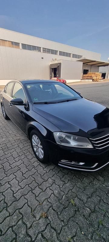 Gebraucht VW Passat 122 PS (89 kW) 2011 Schwarz Limousine