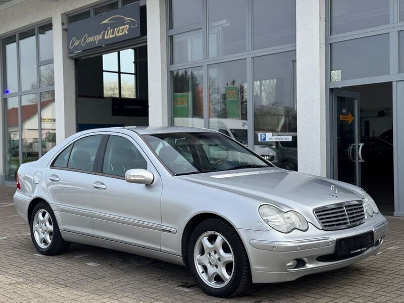 Silber Gebraucht 2002 Mercedes C320 Elegance Limousine | 5.499 € (Etwas zu teuer) - Bild 1/4
