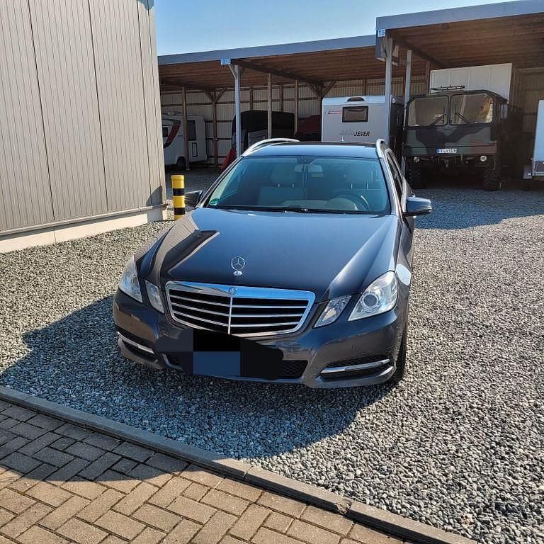 Gebraucht Mercedes 220 170 PS (125 kW) 2012 Grau Limousine