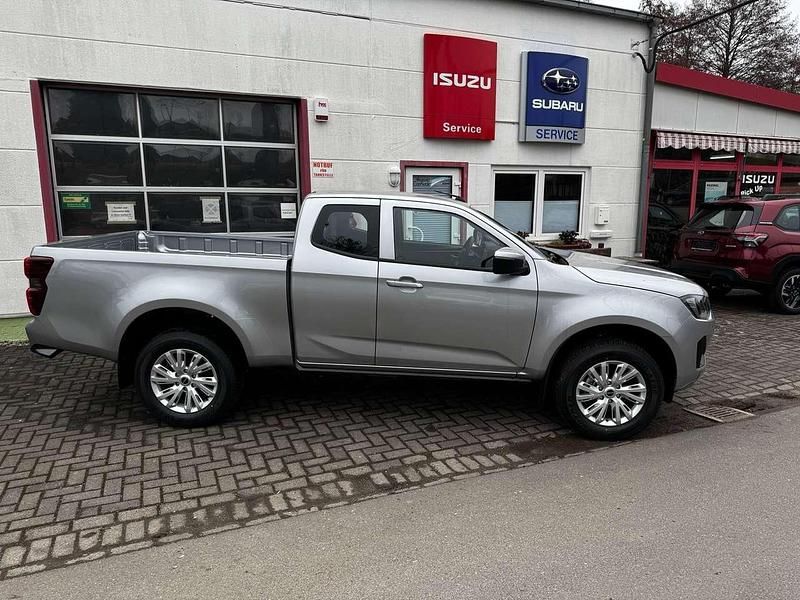 Nowe Isuzu D-Max 163 KM (119 kW) 2026 Srebrny Pickup