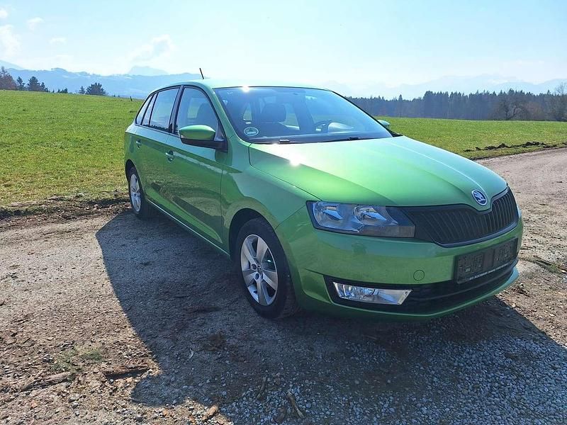 Gebraucht Skoda Rapid Ambition 90 PS (66 kW) 2016 Rallyegrün metallic Kleinwagen