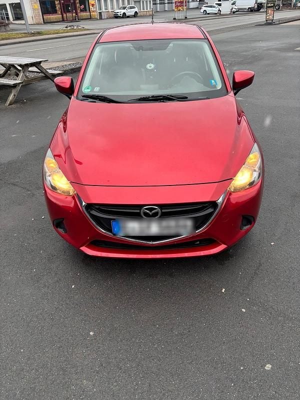 Gebraucht Mazda 2 74 PS (54 kW) 2015 Rot Kleinwagen