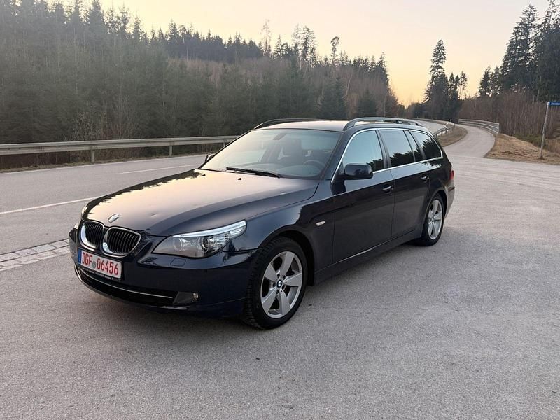 Gebraucht BMW 525 Advantage 197 PS (144 kW) 2007 Blau Kombi