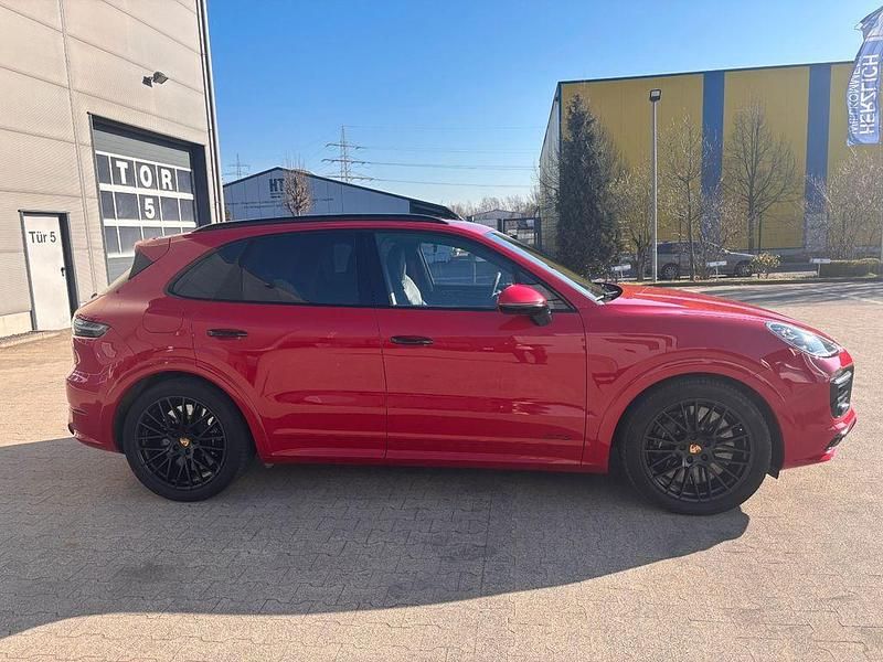 Gebraucht Porsche Cayenne GTS 460 PS (338 kW) 2021 Rot SUV