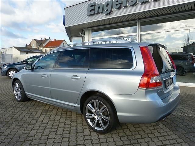 Gebraucht Volvo V70 Summum 215 PS (158 kW) 2014 Silber Kombi