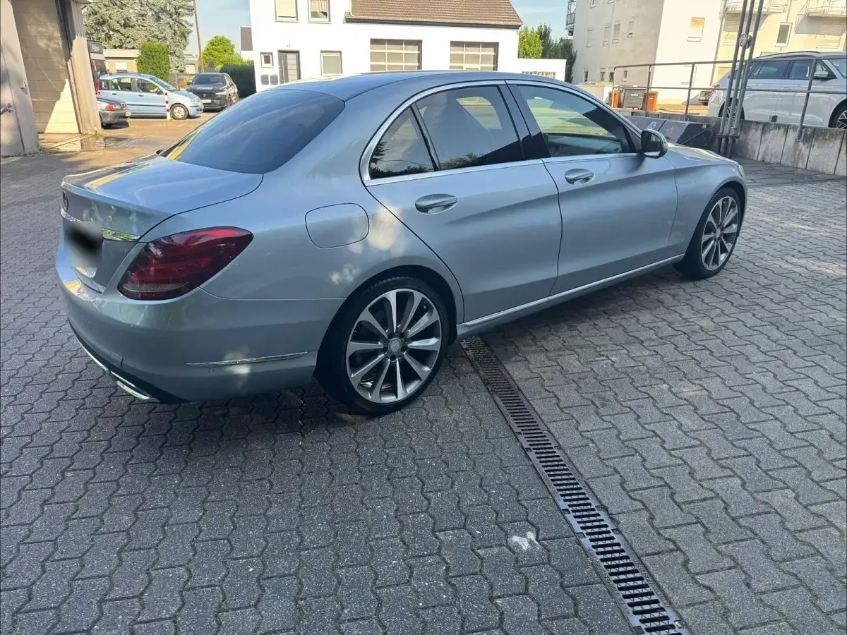 Gebraucht Mercedes C220 Avantgarde 170 PS (125 kW) 2014 Silber Limousine