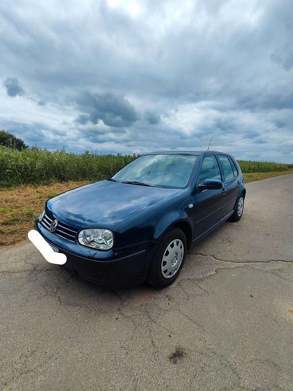 Blau Gebraucht 2001 VW Golf IV Basis Limousine | 500 € (Superpreis) - Bild 1/4