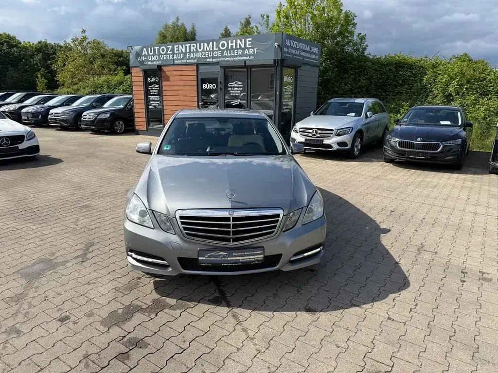 Brugt Mercedes E200 136 HK (100 kW) 2011 Sølv Sedan