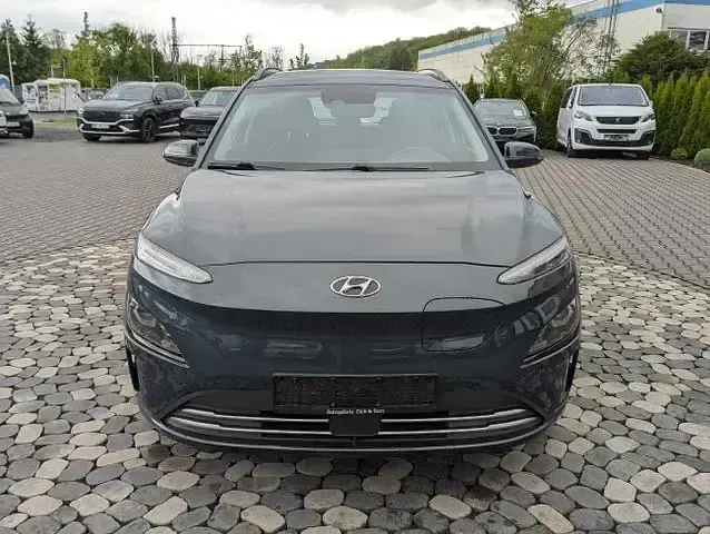 Gebraucht Hyundai Kona Select 100 kW (136 PS) 2022 Blau SUV
