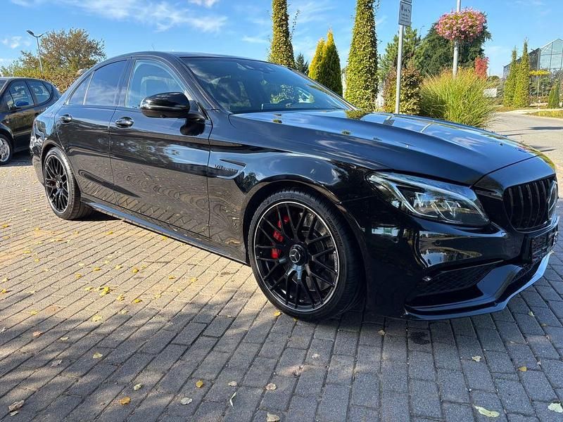 Schwarz Gebraucht 2018 Mercedes C63 AMG AMG Limousine | 39.999 € (Guter Preis) - Bild 1/4