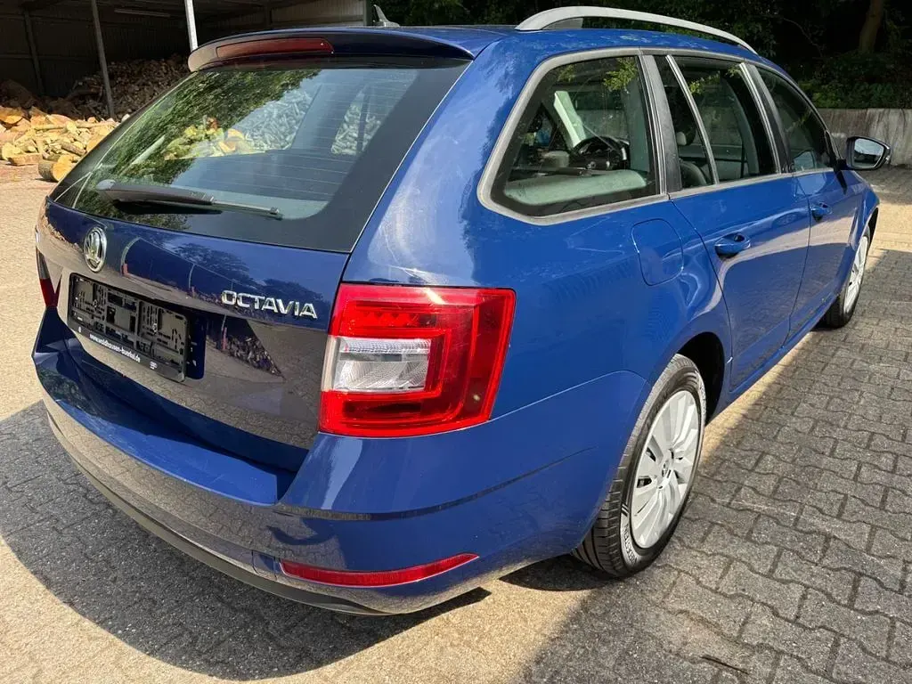 Gebraucht Skoda Octavia Active 90 PS (66 kW) 2018 Blau Kombi