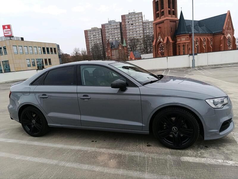 Grau Gebraucht 2015 Audi A3 S-Line Limousine | 16.900 € (Guter Preis) - Bild 1/4