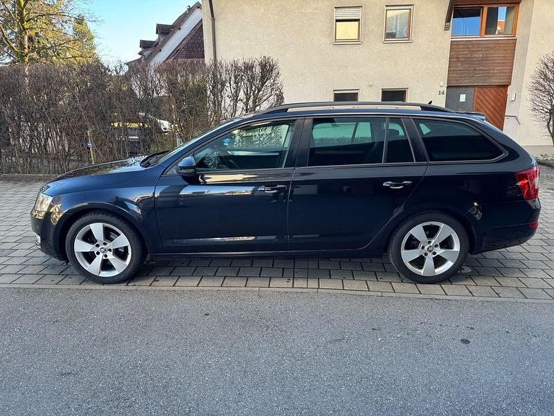 Gebraucht Skoda Octavia Ambition 150 PS (110 kW) 2015 Schwarz Kleinwagen