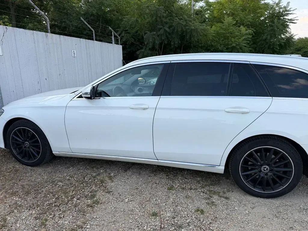 Gebraucht Mercedes E200 Avantgarde 184 PS (135 kW) 2017 Weiß Limousine