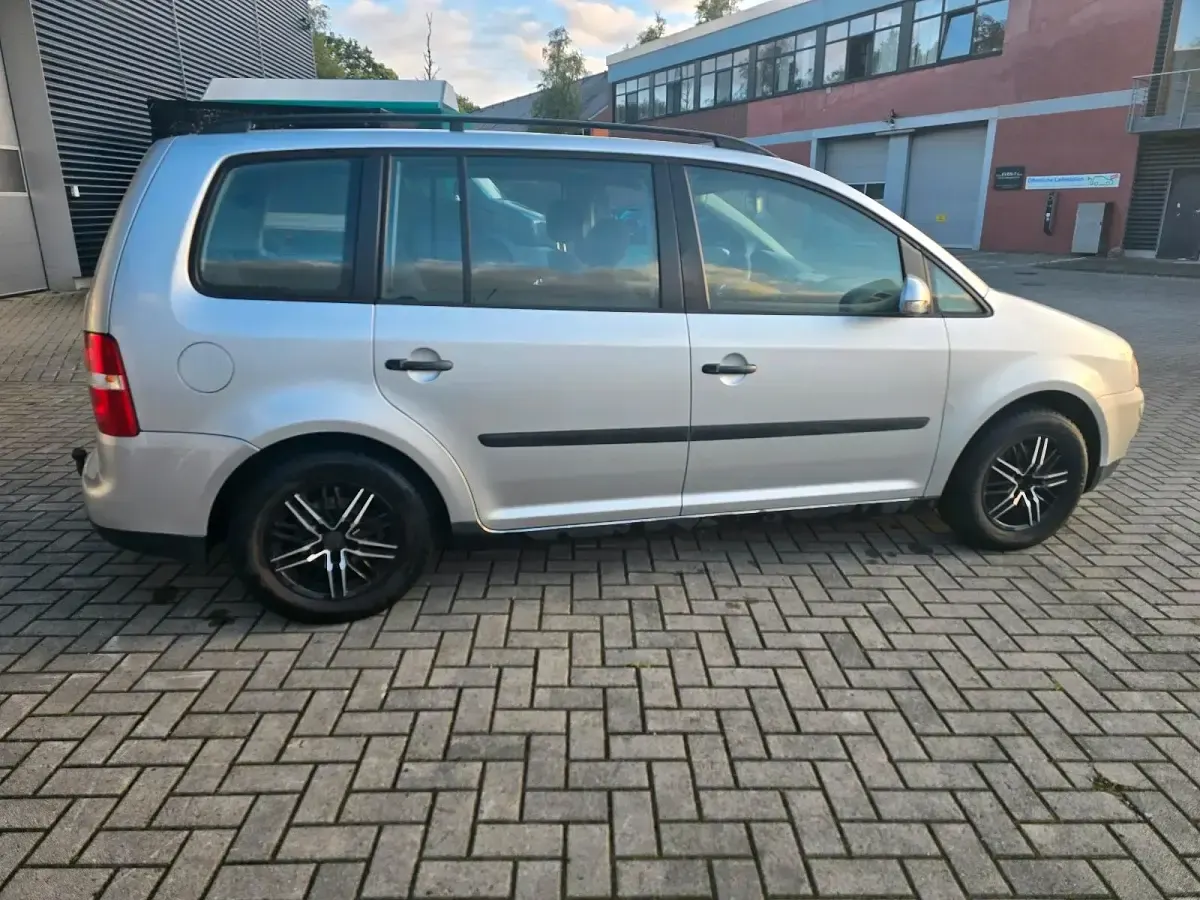 Gebraucht VW Touran 115 PS (84 kW) 2004 Silber Van / Kleinbus