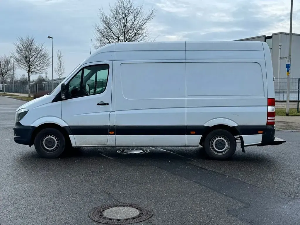Używany Mercedes Sprinter 143 KM (105 kW) 2018 Biały Van