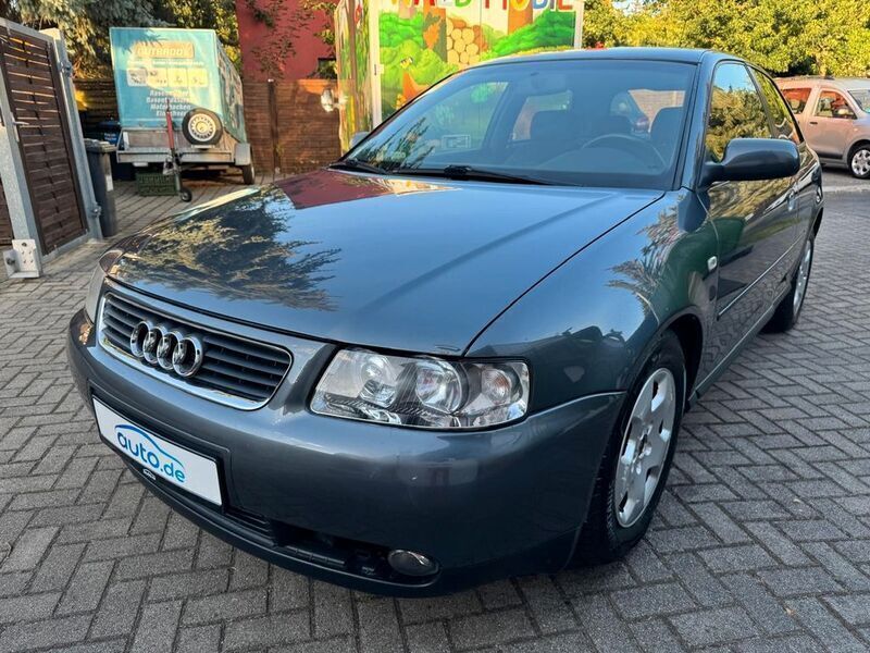 Grau Gebraucht 2001 Audi A3 Ambiente Limousine | 1.999 € (Guter Preis) - Bild 1/4
