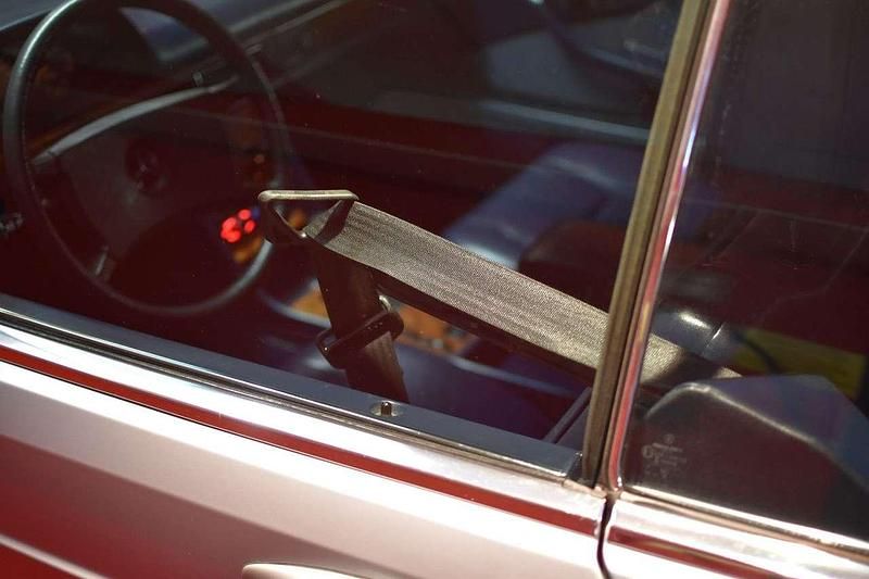 Gebraucht Mercedes S500 231 PS (169 kW) 1983 Silberblau metallic (930u) Limousine