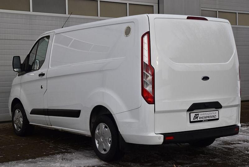 Gebraucht Ford Transit Custom 105 PS (77 kW) 2021 Frostweiß Van / Kleinbus