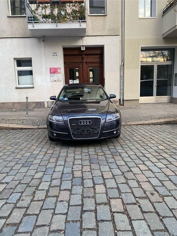 Grau Gebraucht 2004 Audi A6 Comfort Limousine | 8.500 € - Bild 1/4