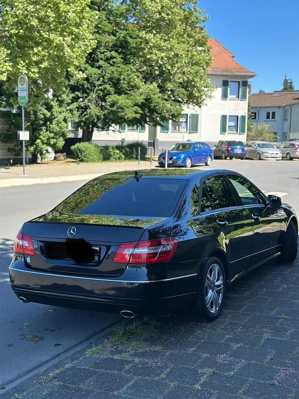 Second-hand Mercedes E350 231 CP (169 kW) 2010 Negru Berlinǎ