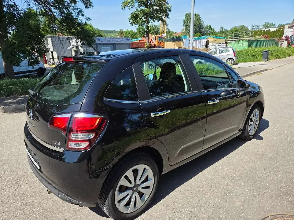 Gebraucht Citroën C3 SELECTION 82 PS (60 kW) 2015 Lackierung schwarz perla Kleinwagen