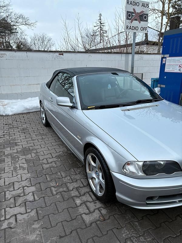 Gebraucht BMW 320 Cabriolet 170 PS (125 kW) 2001 Silber Cabrio