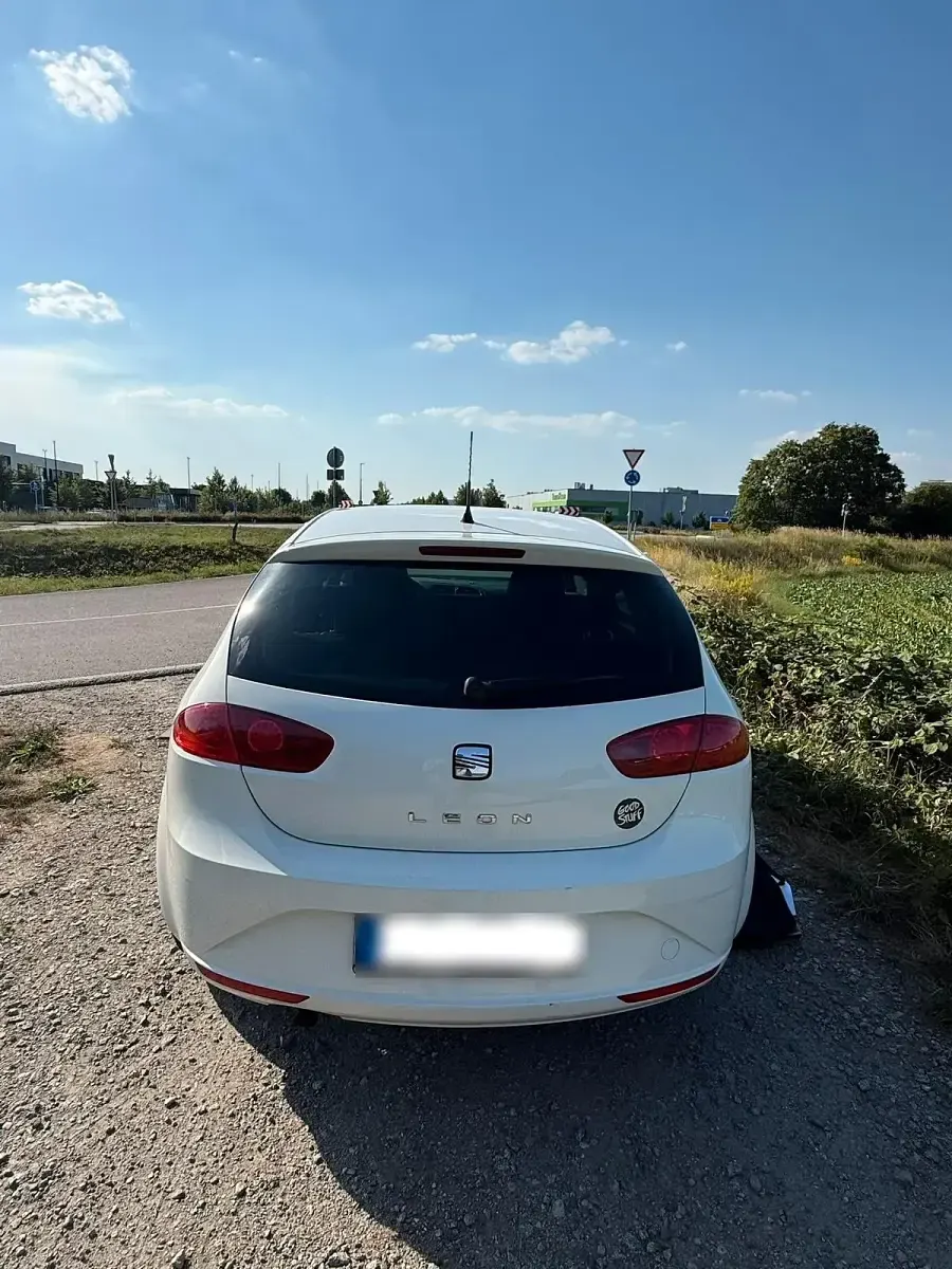 Gebraucht Seat Leon 105 PS (77 kW) 2011 Weiß Kleinwagen