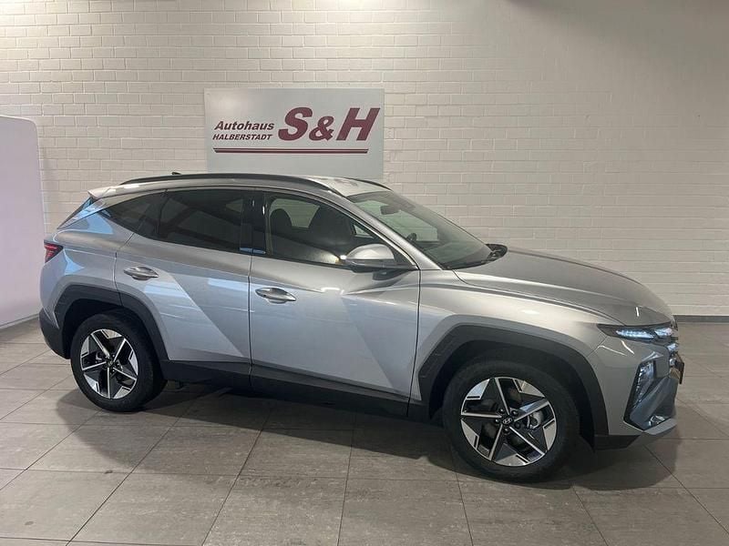 Silber Neu 2025 Hyundai Tucson SUV | 28.900 € (Guter Preis) - Bild 1/4
