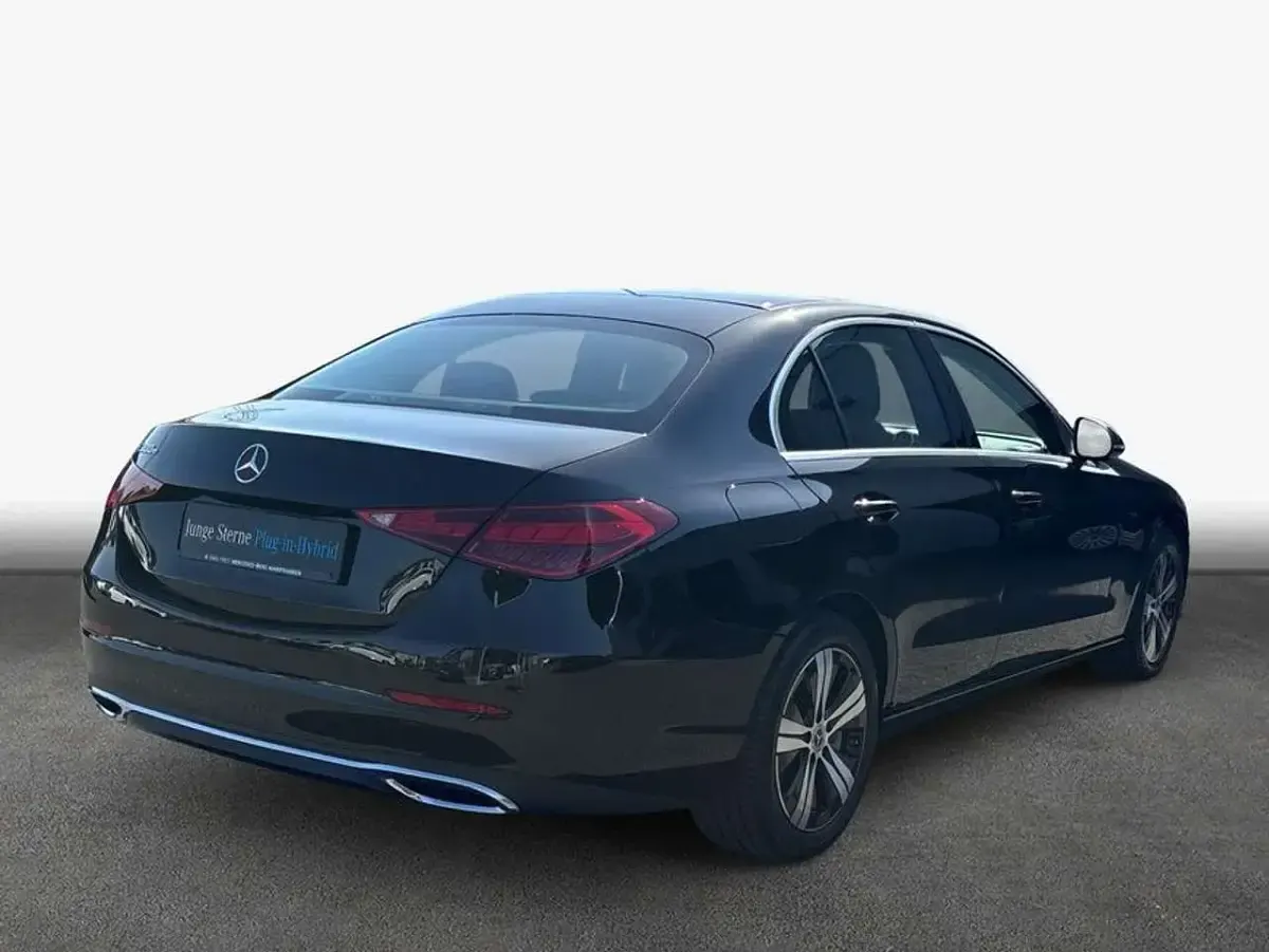 Gebraucht Mercedes C300 204 PS (150 kW) 2023 Schwarz Limousine