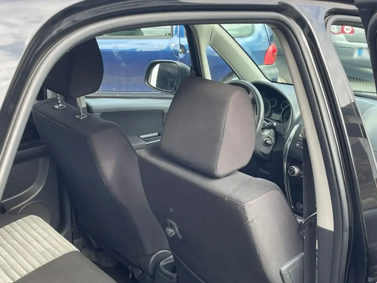 Gebraucht Suzuki SX4 Comfort 120 PS (88 kW) 2011 Schwarz Kleinwagen