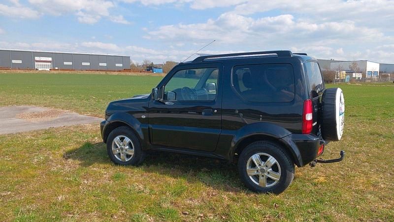 Gebraucht Suzuki Jimny Comfort 84 PS (61 kW) 2017 Schwarz SUV