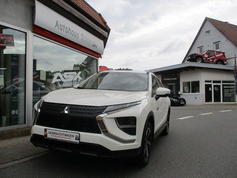Weiß Gebraucht 2022 Mitsubishi Eclipse Cross Basis SUV | 21.950 € (Fairer Preis) - Bild 1/4