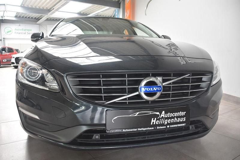 Grau Gebraucht 2015 Volvo S60 Business Edition Limousine | 11.980 € (Fairer Preis) - Bild 1/4