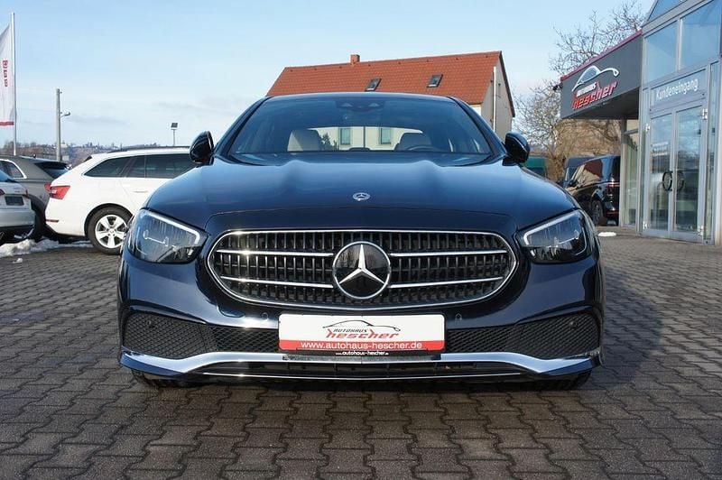 Gebraucht Mercedes E220 200 PS (147 kW) 2023 Nautikblau (metallic) Limousine