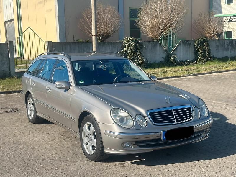 Gebraucht Mercedes E320 Avantgarde 204 PS (150 kW) 2004 Grau Kombi