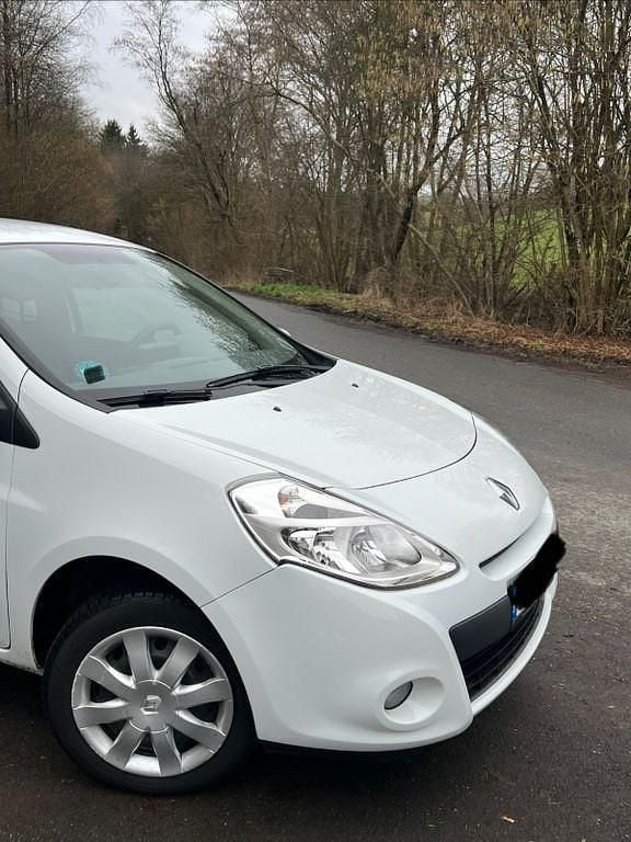 Gebraucht Renault Clio IV Collection 75 PS (55 kW) 2013 Weiß Limousine