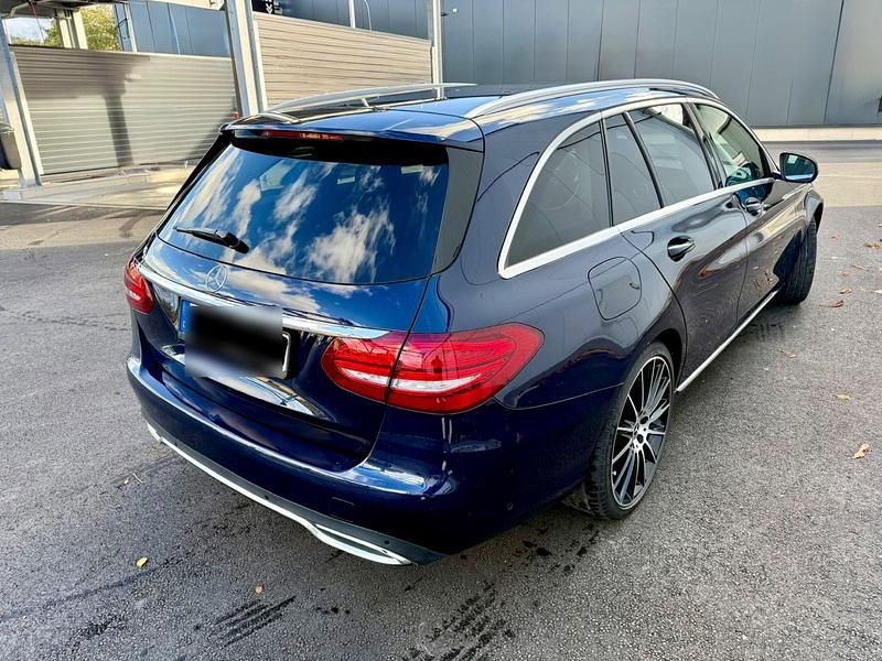 Gebraucht Mercedes C250 204 PS (150 kW) 2016 Blau Kombi
