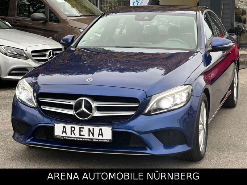 Blau Gebraucht 2019 Mercedes C220 Avantgarde Limousine | 23.999 € (Fairer Preis) - Bild 1/4
