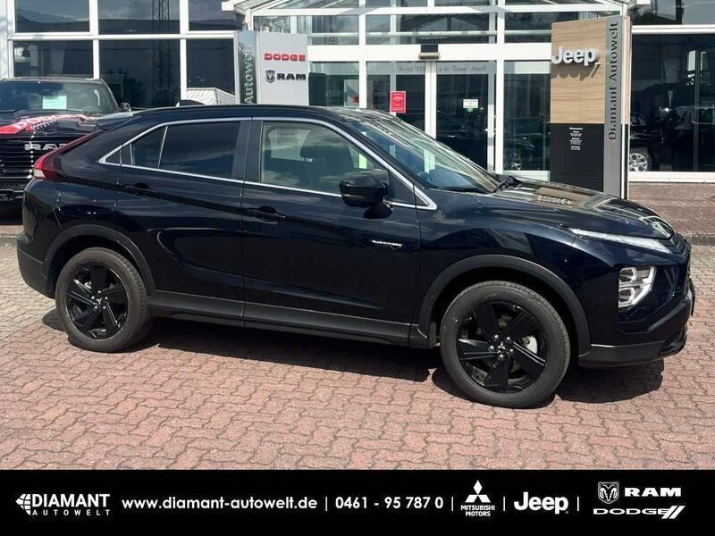 Pantherschwarz Gebraucht 2024 Mitsubishi Eclipse Cross Select SUV | 36.900 € - Bild 1/4