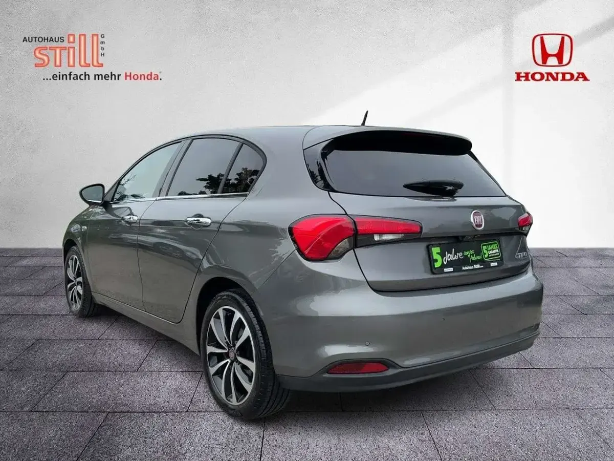 Gebraucht Fiat Tipo Lounge 120 PS (88 kW) 2016 Colore esterno (metallic) Limousine