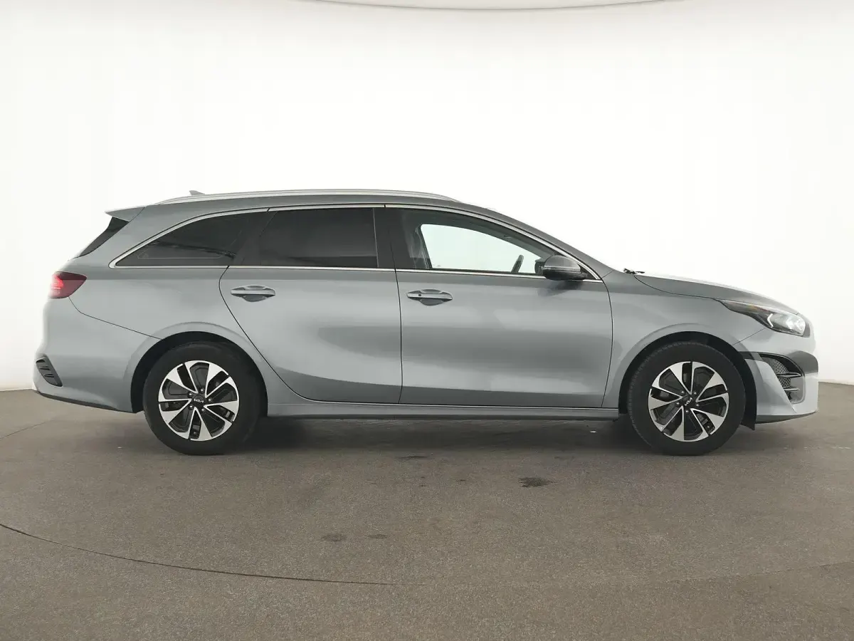 Gebraucht Kia Ceed Sportswagon Vision 141 PS (103 kW) 2022 Lunarsilber Kombi