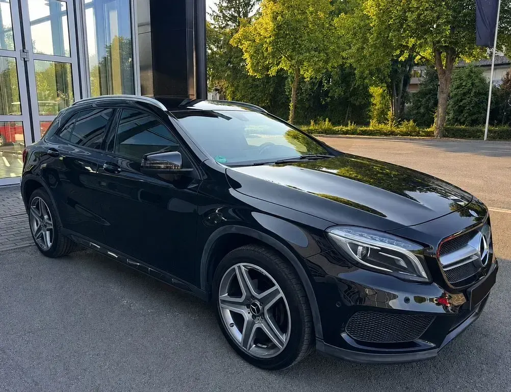 Gebraucht Mercedes GLA200 AMG line 156 PS (114 kW) 2015 Schwarz SUV