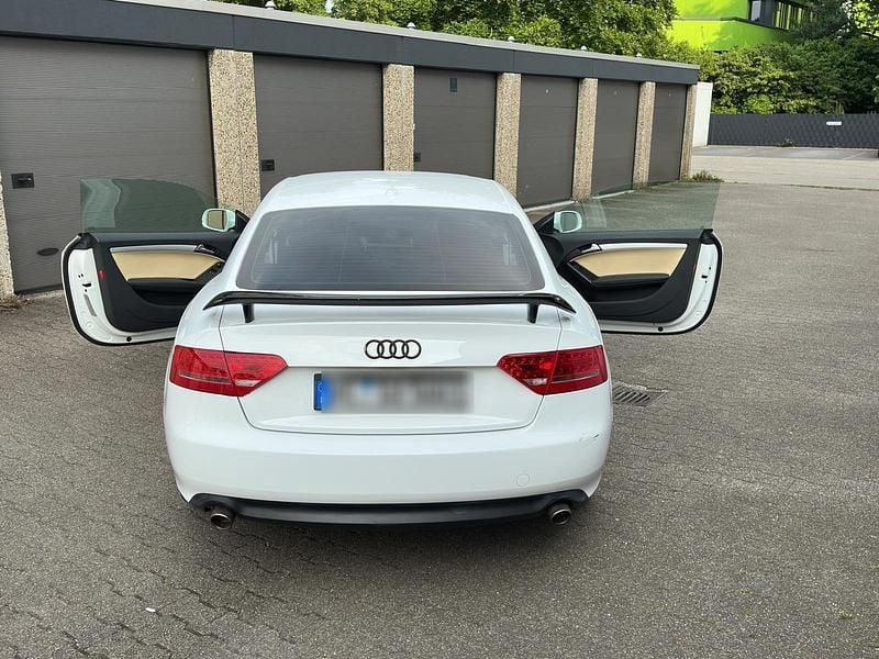 Weiß Gebraucht 2010 Audi A5 Comfort Coupé | 6.900 € (Fairer Preis) - Bild 1/4