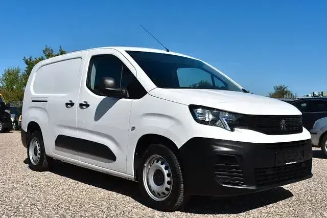 Gebraucht Peugeot Partner 99 PS (72 kW) 2019 Weiß Van / Kleinbus