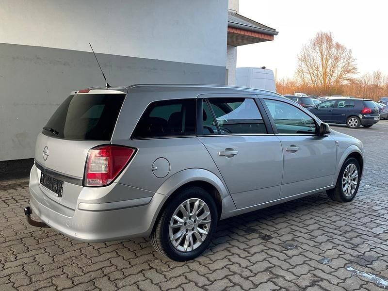 Gebraucht Opel Astra 116 PS (85 kW) 2010 Grau Kombi