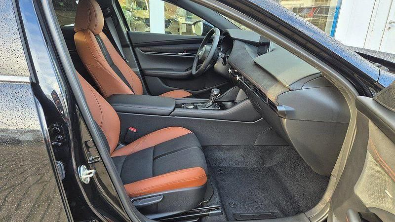 Neu Mazda 3 Nagisa 140 PS (102 kW) 2025 Jet black Limousine