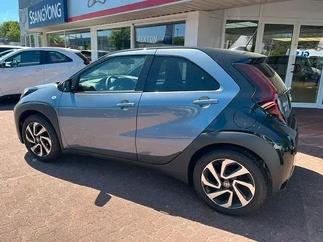 Gebraucht Toyota Aygo X Team 72 PS (52 kW) 2025 Schwarz SUV