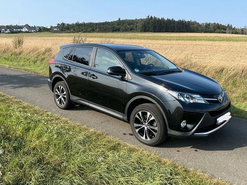 Schwarz Gebraucht 2015 Toyota RAV4 Edition SUV | 14.500 € (Fairer Preis) - Bild 1/4