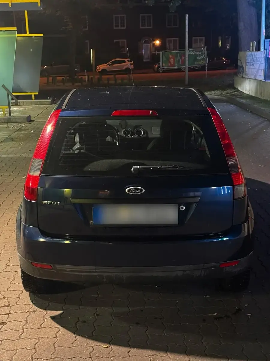 Gebraucht Ford Fiesta 69 PS (50 kW) 2004 Blau Kleinwagen